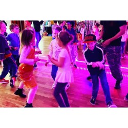 Anniversaire danse avec les stars enfant de 5 à 13 ans à Paris 16