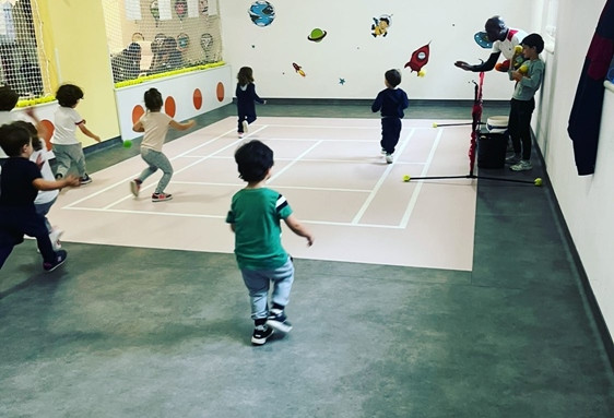 Anniversaire tennis et multi-activités enfant de 3 à 6 ans à Boulogne-Billancourt