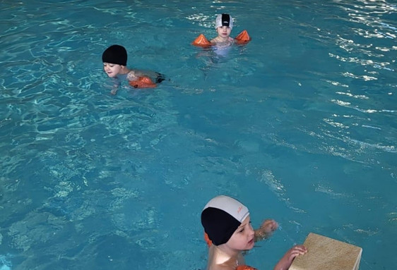 Stage minis nageurs et multisports enfant de 3 à 5 ans à Paris 8
